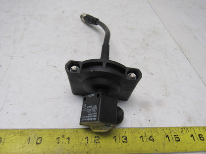 Allen Bradley 60-2762-2 21.6-132V AC/DC Retro Reflective Sensor W/ Tilt Bracket