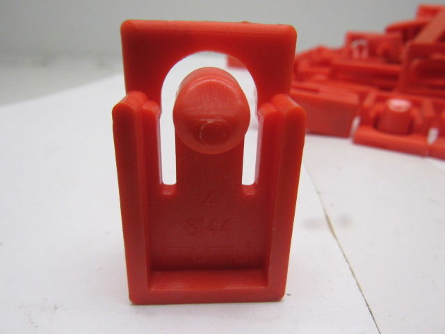 Dematic 06881-00059 Sortation Diverting Slide Shoe Conveyor Clips Lot Of 150