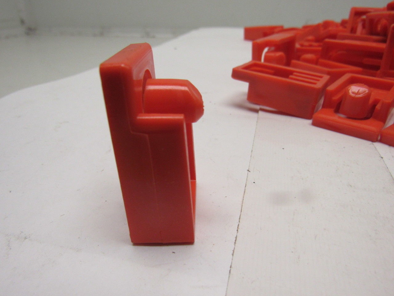 Dematic 06881-00059 Sortation Diverting Slide Shoe Conveyor Clips Lot Of 150