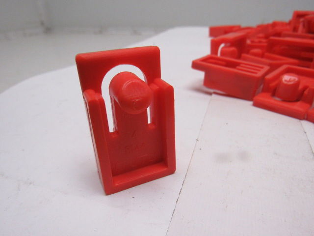 Dematic 06881-00059 Sortation Diverting Slide Shoe Conveyor Clips Lot Of 150