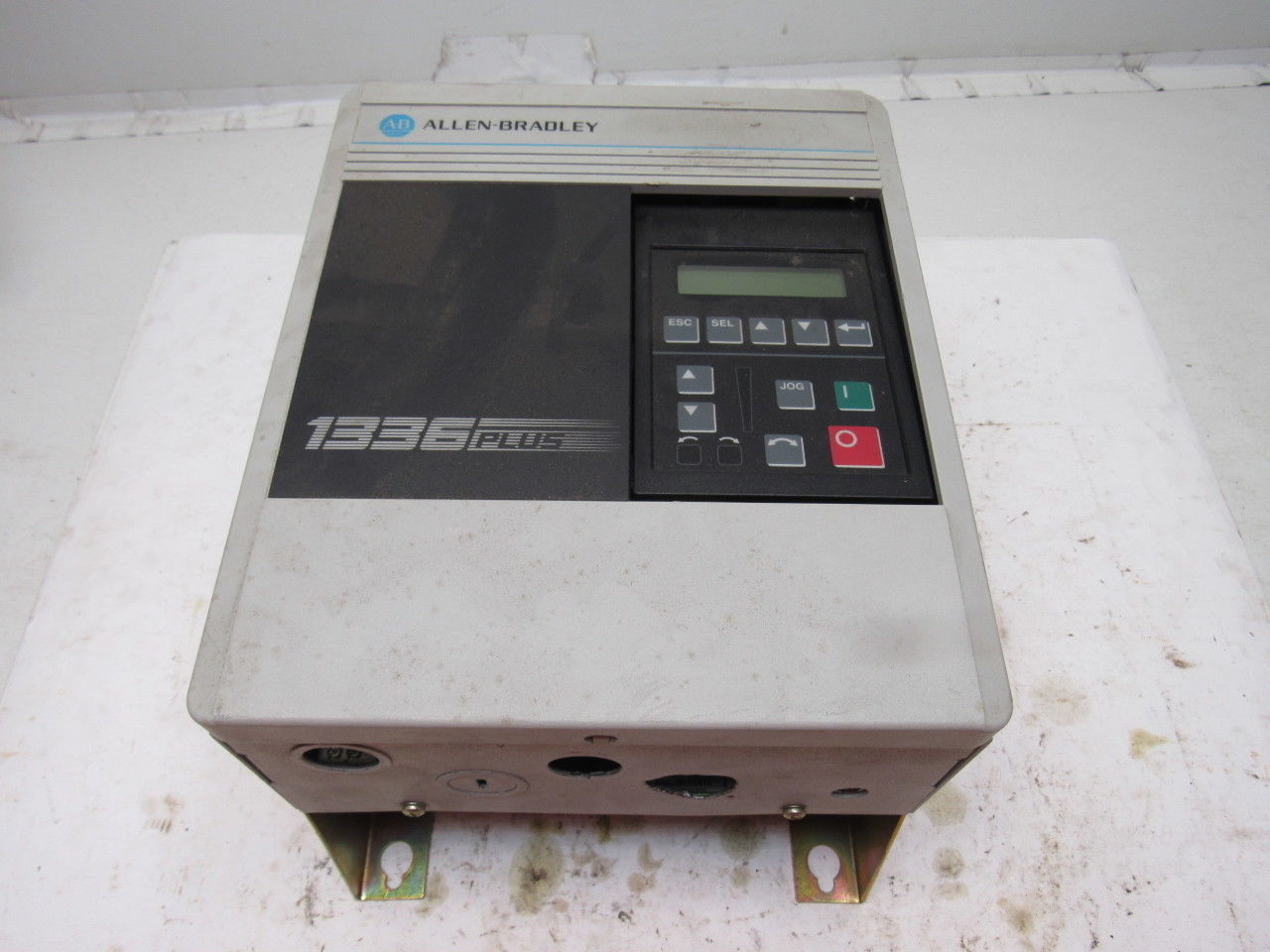 Allen Bradley 1336S-BRF20-AA-EN4-HA2-L6 380/480V Input 0-400Hz 3Ph 2Hp VF Drive