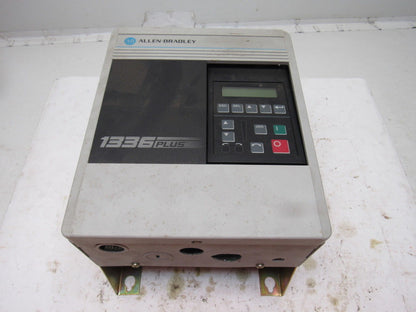 Allen Bradley 1336S-BRF20-AA-EN4-HA2-L6 380/480V Input 0-400Hz 3Ph 2Hp VF Drive