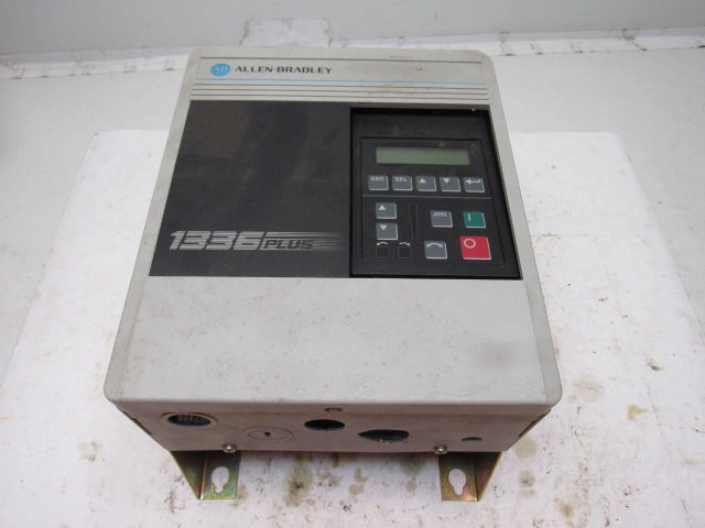 Allen Bradley 1336S-BRF20-AA-EN4-HA2-L6 380/480V Input 0-400Hz 3Ph 2Hp VF Drive