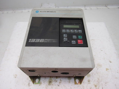 Allen Bradley 1336S-BRF20-AA-EN4-HA2-L6 380/480V Input 0-400Hz 3Ph 2Hp VF Drive