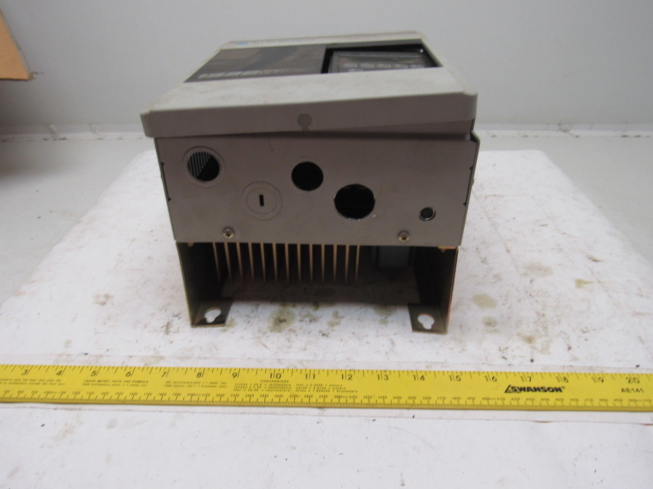 Allen Bradley 1336S-BRF20-AA-EN4-HA2-L6 380/480V Input 0-400Hz 3Ph 2Hp VF Drive