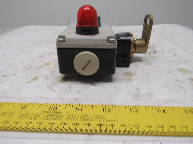 Siemens 3SE7160-1BD00-0AS1 300VAC 6A 1NO+1NC Lever Action Cable E-Stop