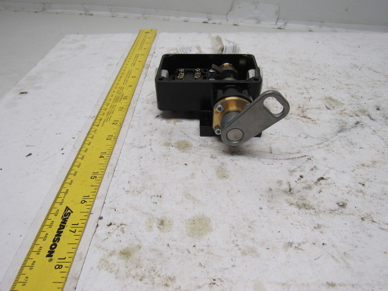 Siemens 3SE7160-1BD00-0AS1 300VAC 6A 1NO+1NC Lever Action Cable E-Stop Base