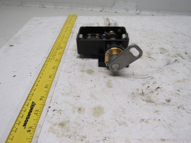 Siemens 3SE7160-1BD00-0AS1 300VAC 6A 1NO+1NC Lever Action Cable E-Stop Base