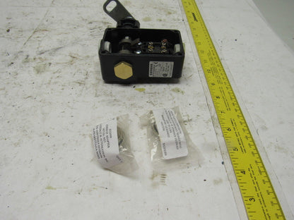 Siemens 3SE7160-1BD00-0AS1 300VAC 6A 1NO+1NC Lever Action Cable E-Stop Base