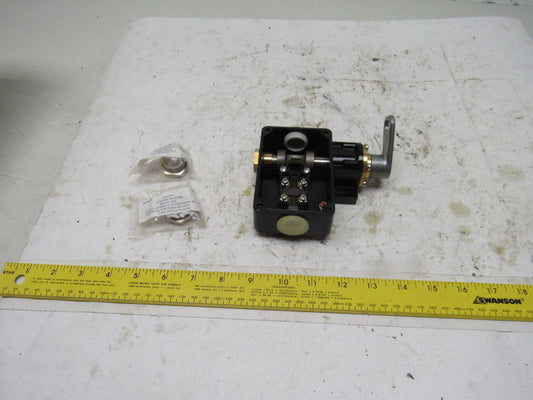 Siemens 3SE7160-1BD00-0AS1 300VAC 6A 1NO+1NC Lever Action Cable E-Stop Base