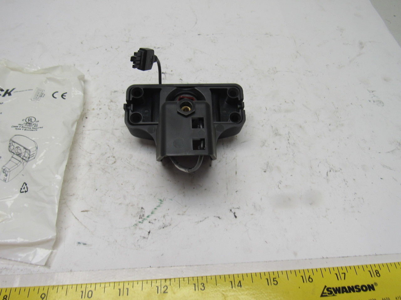 Sick ZL3-P1400S04P05 10...30VDC Photoelectric Sensor In Bracket Assembly