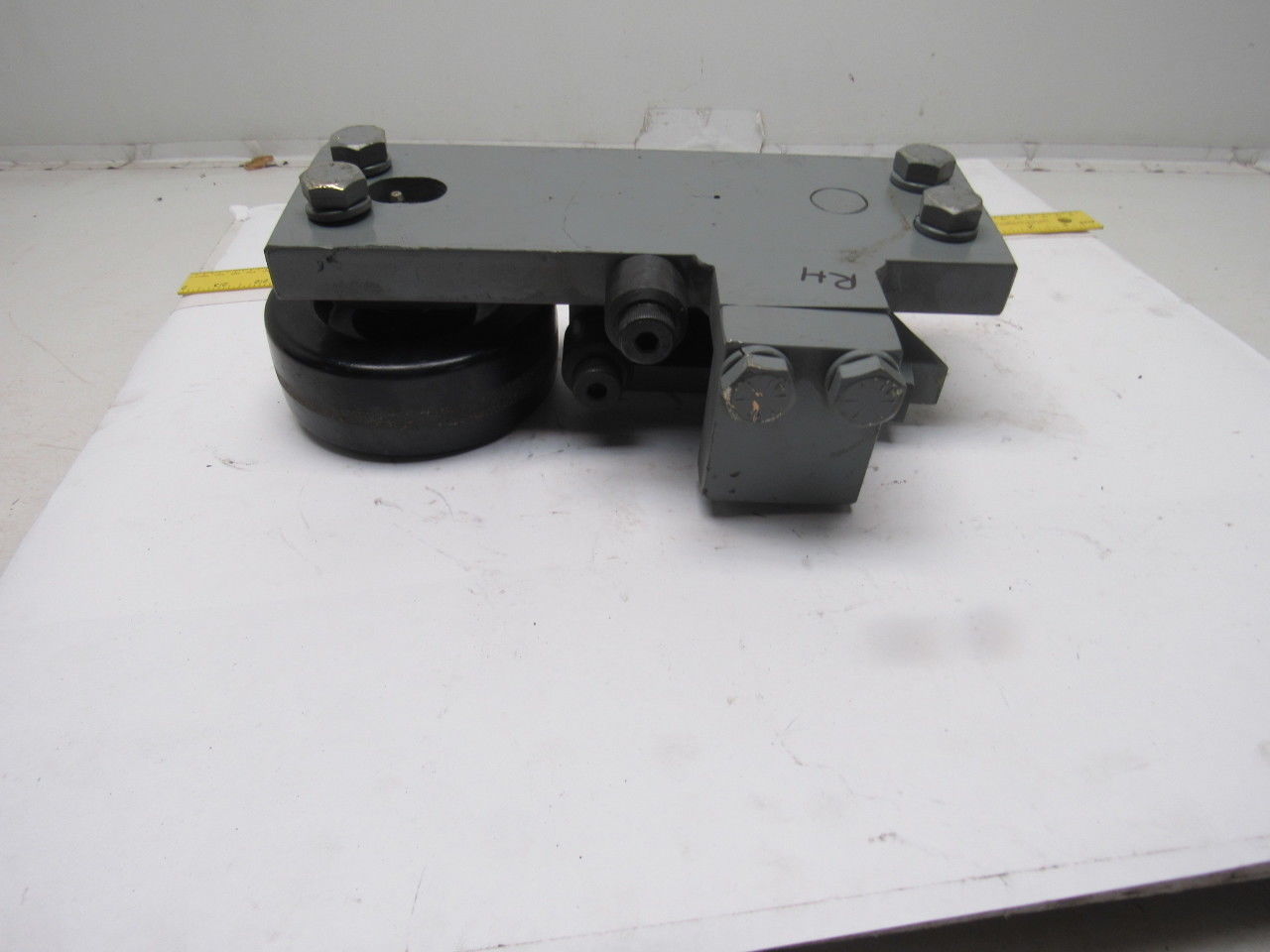 Wildeck LL3336 Upper Right Hand Wheel Block 5-1/2" Phenolic