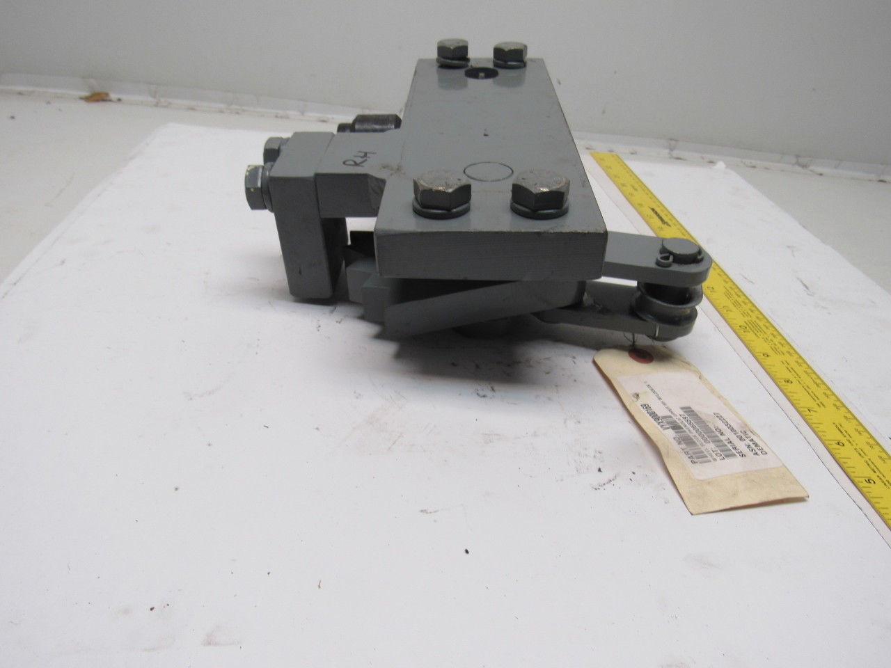 Wildeck LL3336 Upper Right Hand Wheel Block 5-1/2" Phenolic