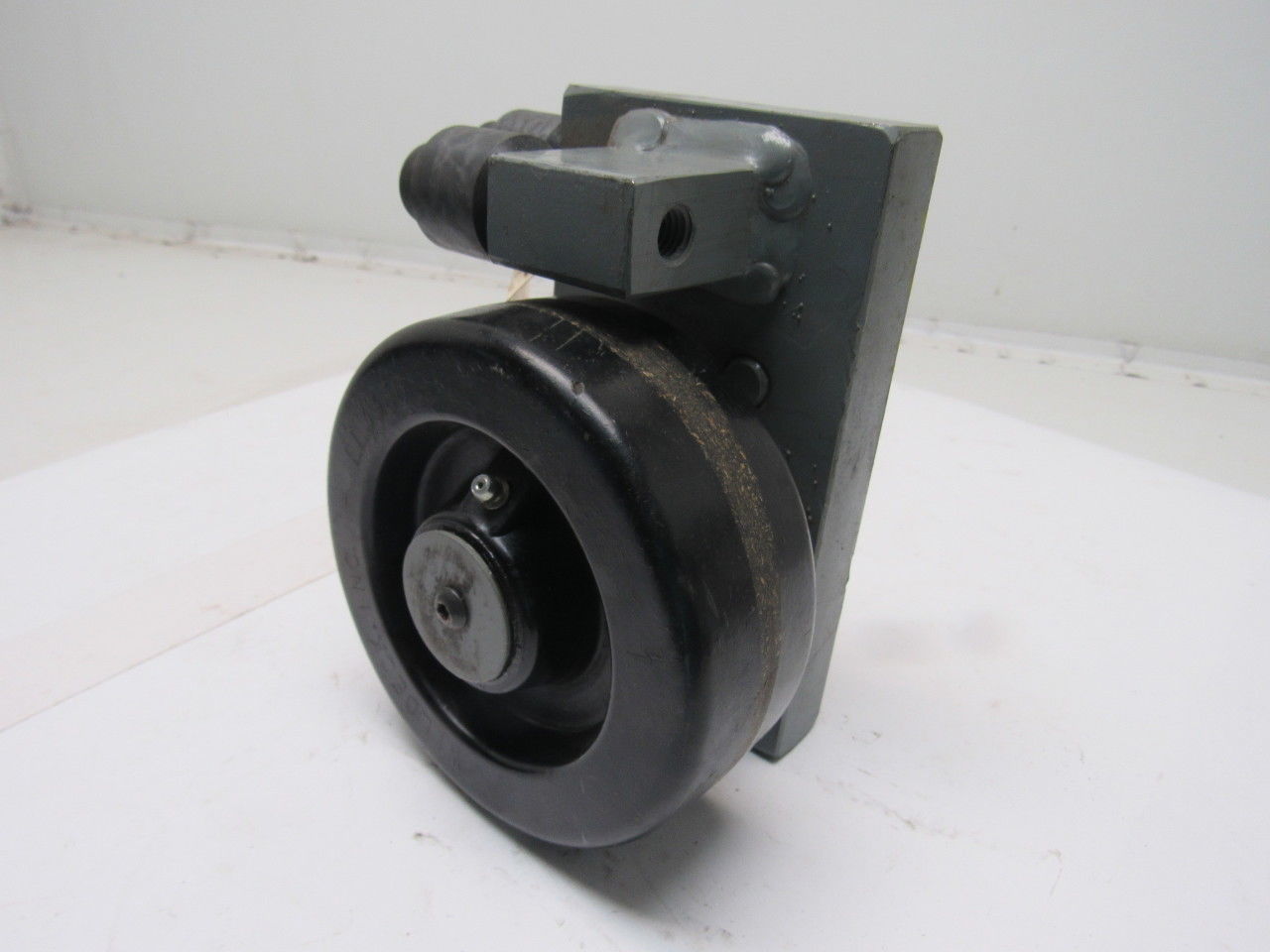 WildDeck LL3336 Lower Right Hand Wheel Block 5-1/2" Phenolic