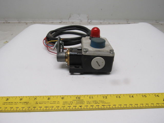 Siemens 3SE7160-1BD00-0AS1 300VAC 6A 1NO+1NC Lever Action Cable E-Stop
