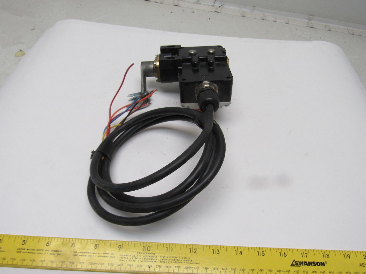 Siemens 3SE7160-1BD00-0AS1 300VAC 6A 1NO+1NC Lever Action Cable E-Stop