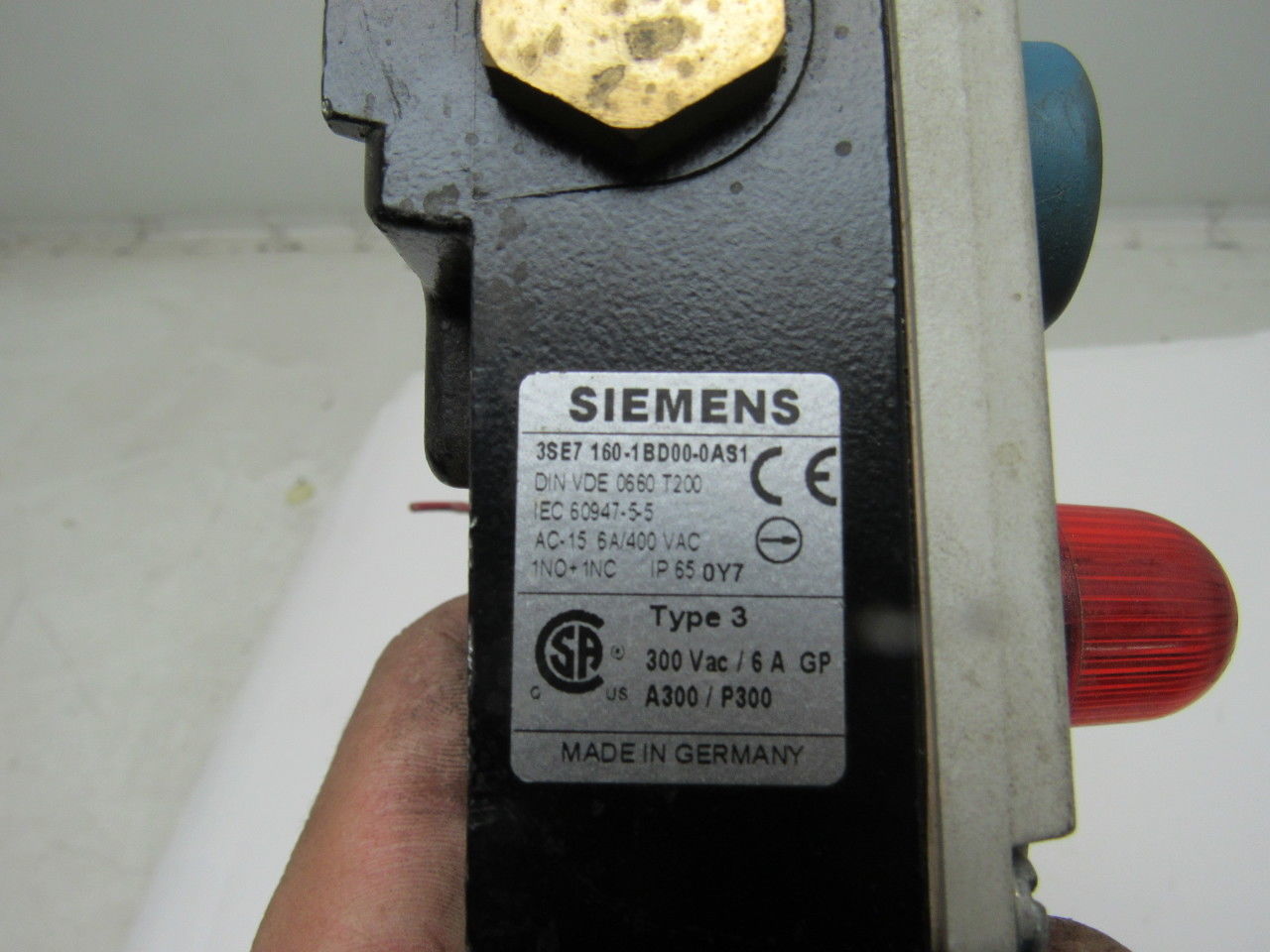 Siemens 3SE7160-1BD00-0AS1 300VAC 6A 1NO+1NC Lever Action Cable E-Stop