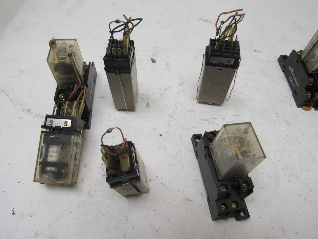 Fuji Omron G2A-432A H3Y Timing Relay And Relay Misc., Lot Of 16 Pieces See Info