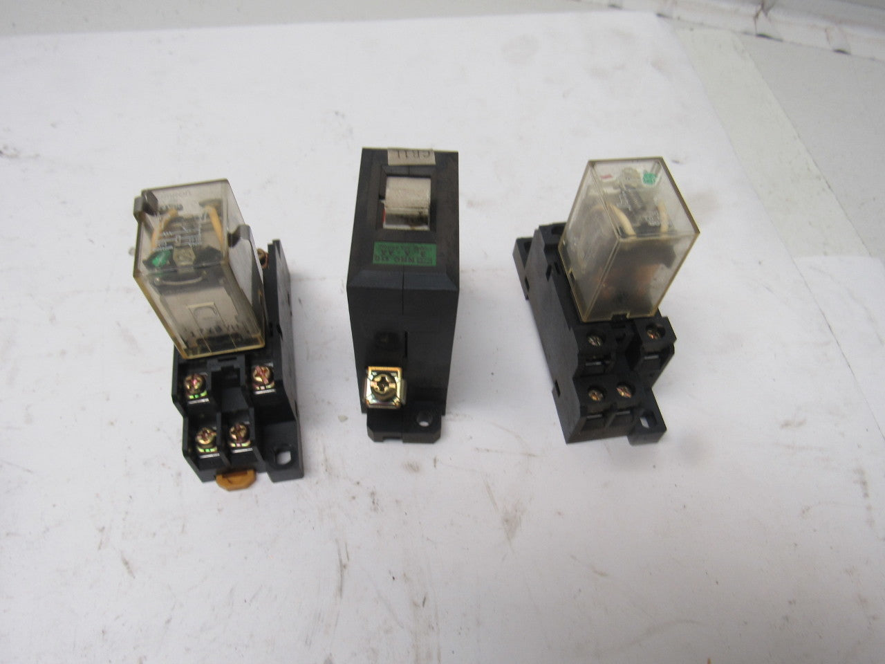 Fuji Omron G2A-432A H3Y Timing Relay And Relay Misc., Lot Of 16 Pieces See Info