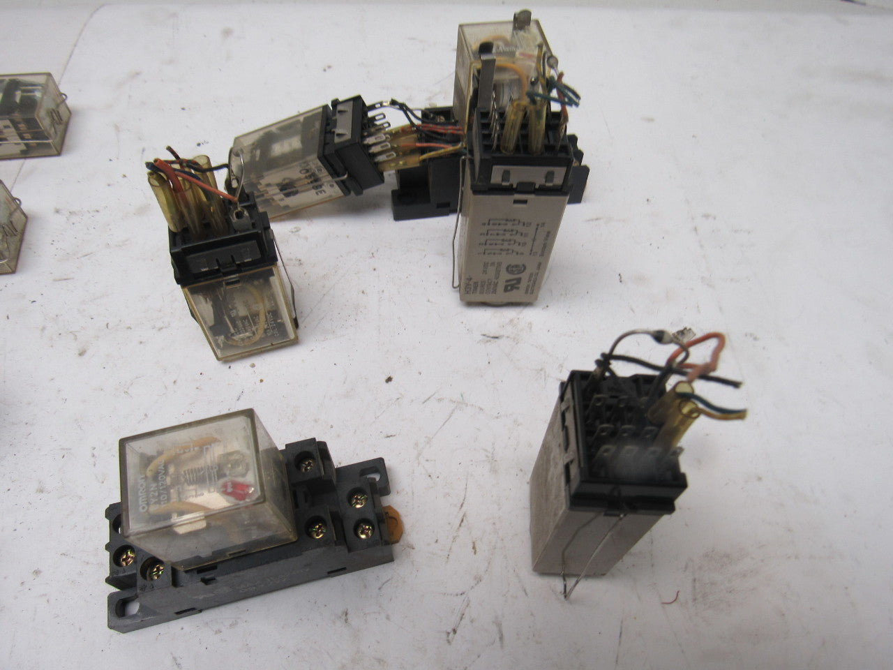Fuji Omron G2A-432A H3Y Timing Relay And Relay Misc., Lot Of 16 Pieces See Info