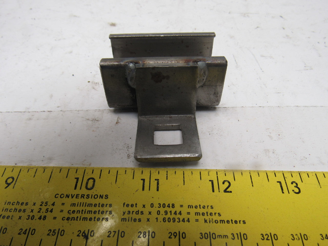 Fenner Drives Trackstar Mounting Bracket C-Channel 1" x 3/4" Lot Of 10
