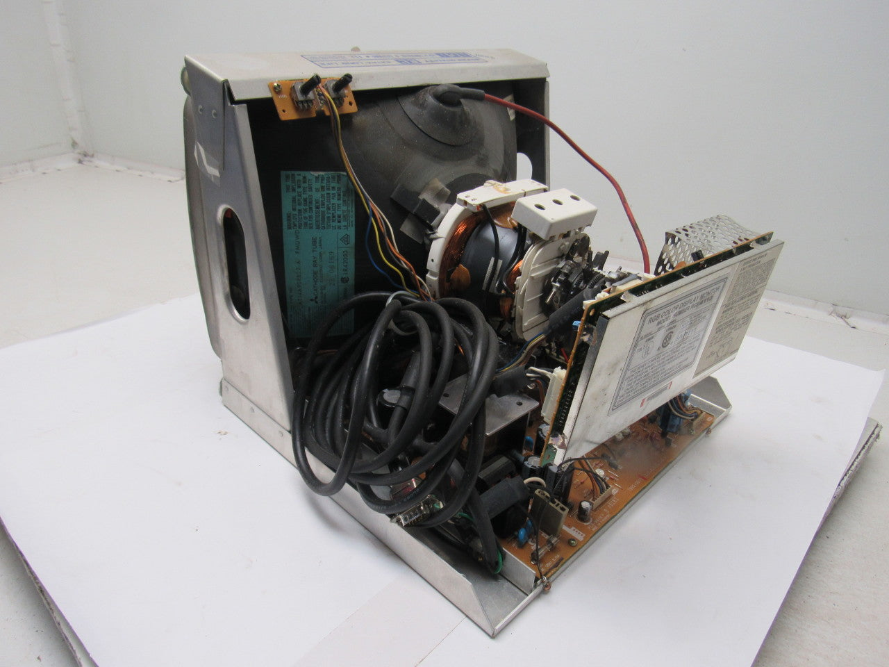 RGB 4110 15" Color Machine Monitor 80-140VAC