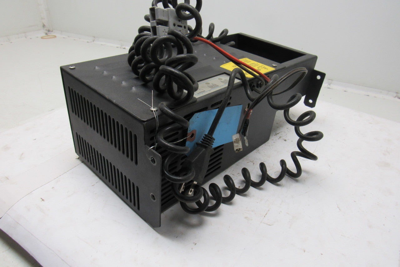 SPE Elettronica CBN1 12-12U 110V 12V 12A 50-130 AH On-Board Battery Charger Pack