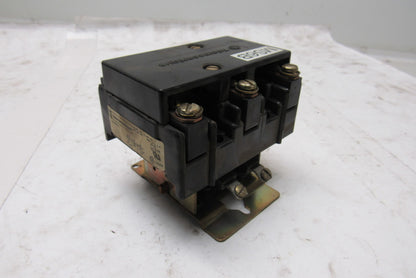 Telemecanique 2160B303AA-22 600V 30A Magnetic Contactor 110V Coil