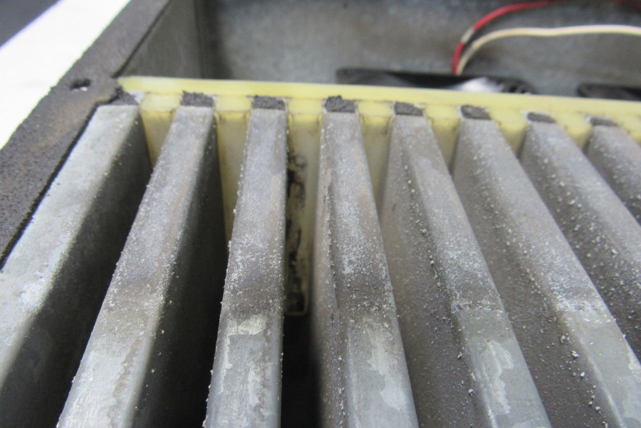 24-1/2" x 18-1/2" 4 Fan Cabinet Cooling Unit 115V