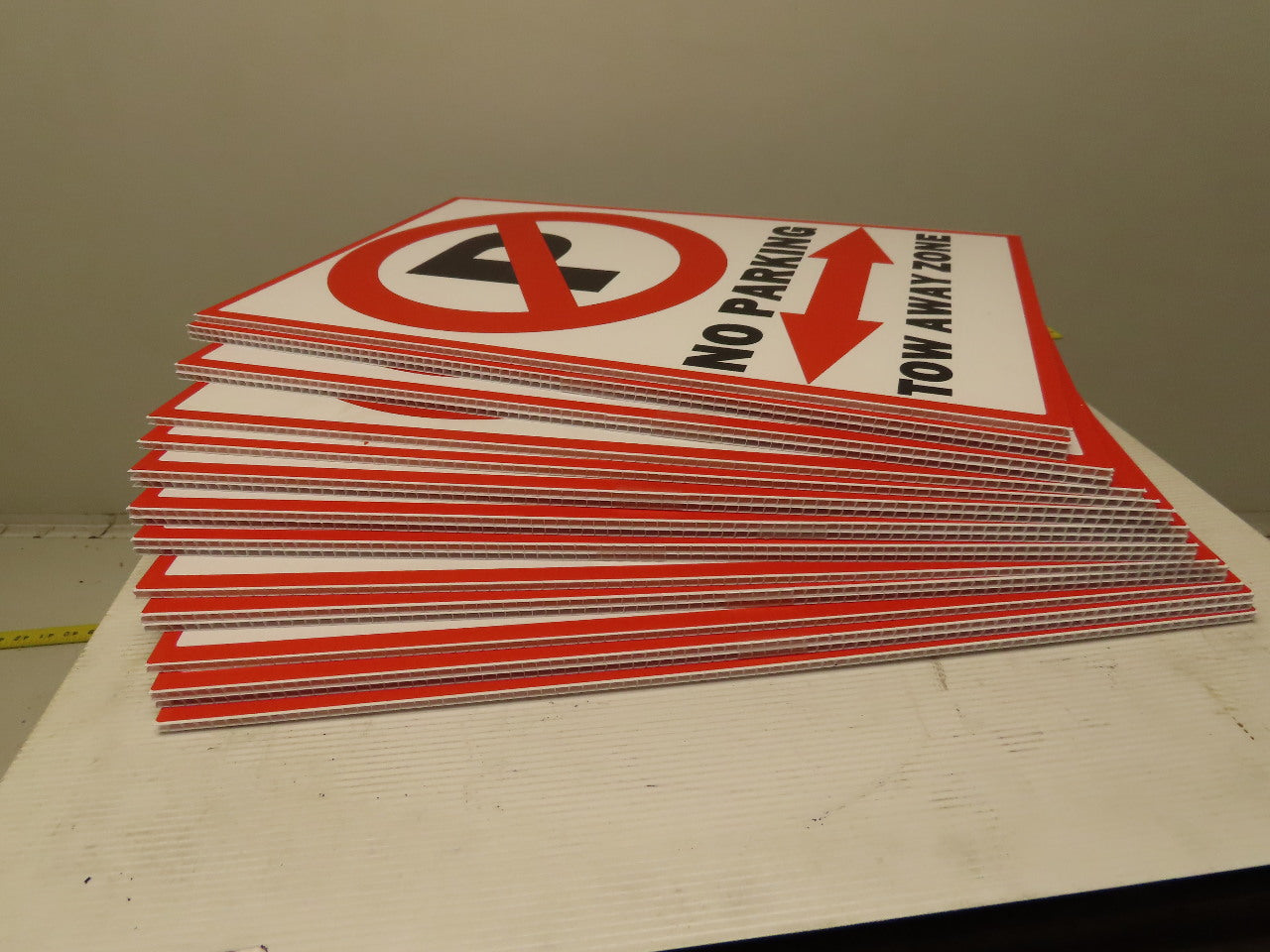18x12" Corrugated Plastic Traffic Control Sign NO PARKING TOW AWAY ZONE Lot/20