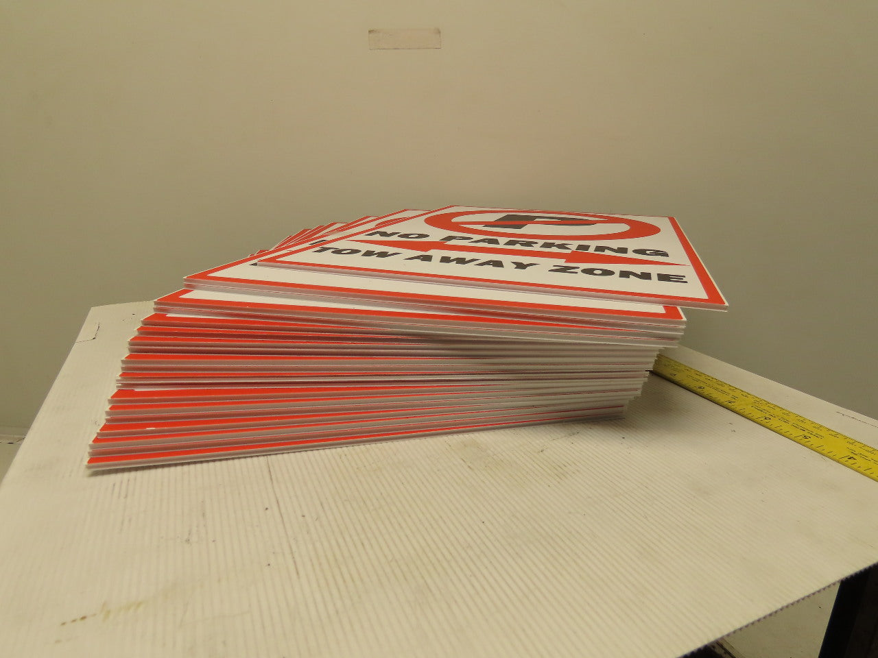 18x12" Corrugated Plastic Traffic Control Sign NO PARKING TOW AWAY ZONE Lot/20