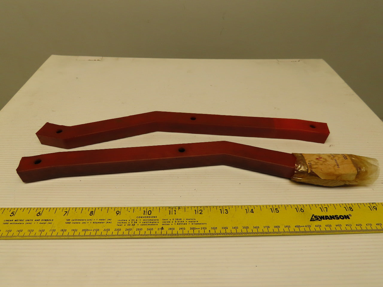 Dematic 0688181134 0688181135 Left And Right Magnetic Switch Guide Rail Lot/ 2