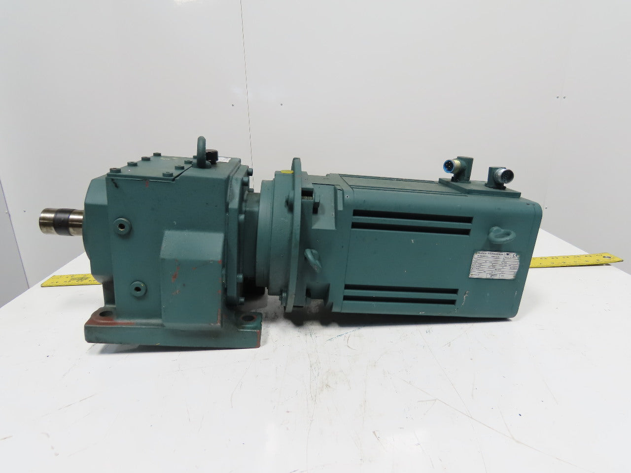 Telemecanique BPH1902N5MA2CA1 480V 362RPM 10.35Kw Inline Servo Gear Reducer