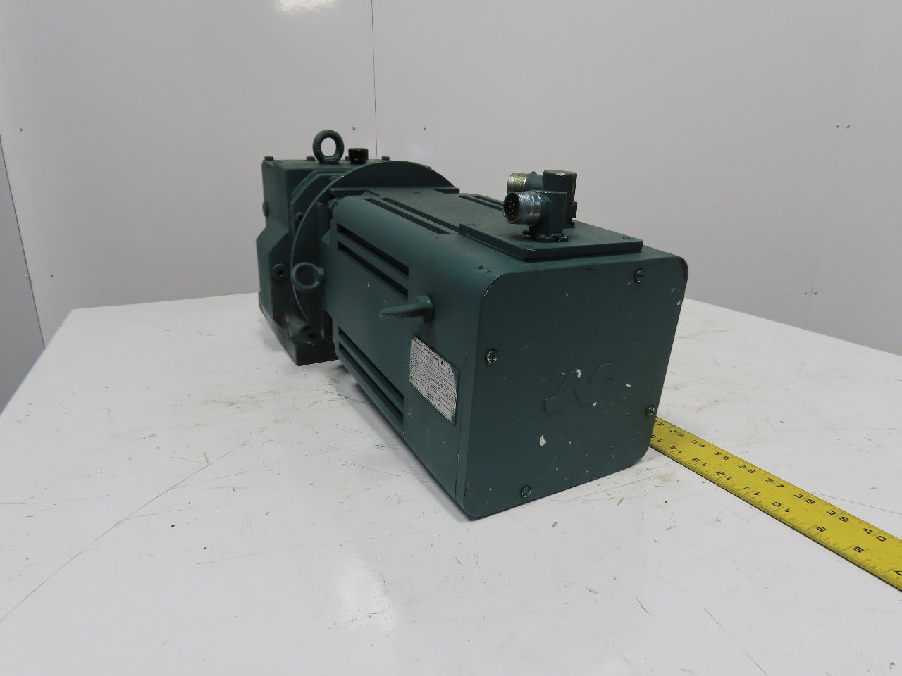Telemecanique BPH1902N5MA2CA1 480V 362RPM 10.35Kw Inline Servo Gear Reducer