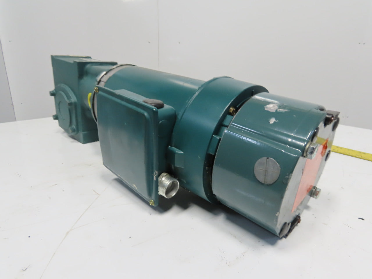 Dodge 26S15R 15:1 Ratio 117RPM 2Hp 208-230/460V 60Hz Right Hand Gear Motor