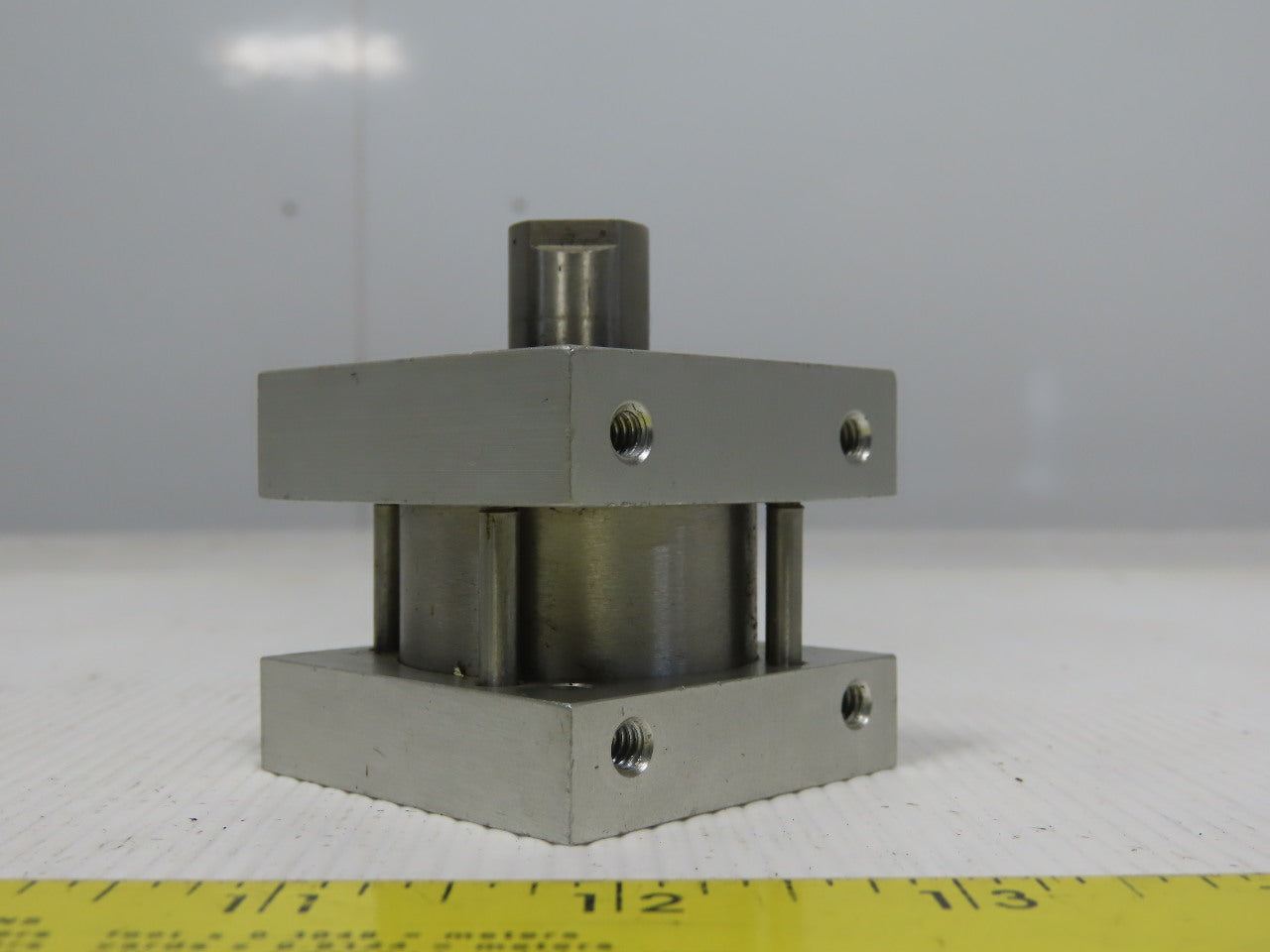 Bimba Flat-1 1-1/2" Bore 1/2" Stroke 5/8" Rod Air Cylinder