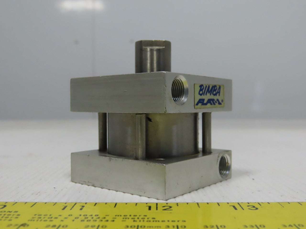 Bimba Flat-1 1-1/2" Bore 1/2" Stroke 5/8" Rod Air Cylinder