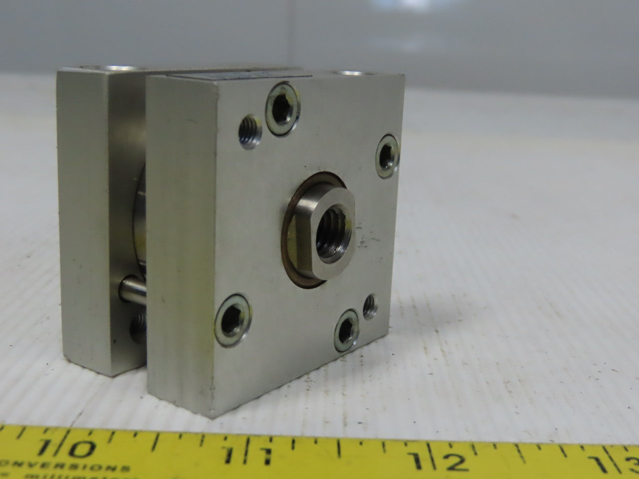 Bimba Flat-1 1-1/6" Bore 3/16" Stroke 5/8" Rod Air Cylinder