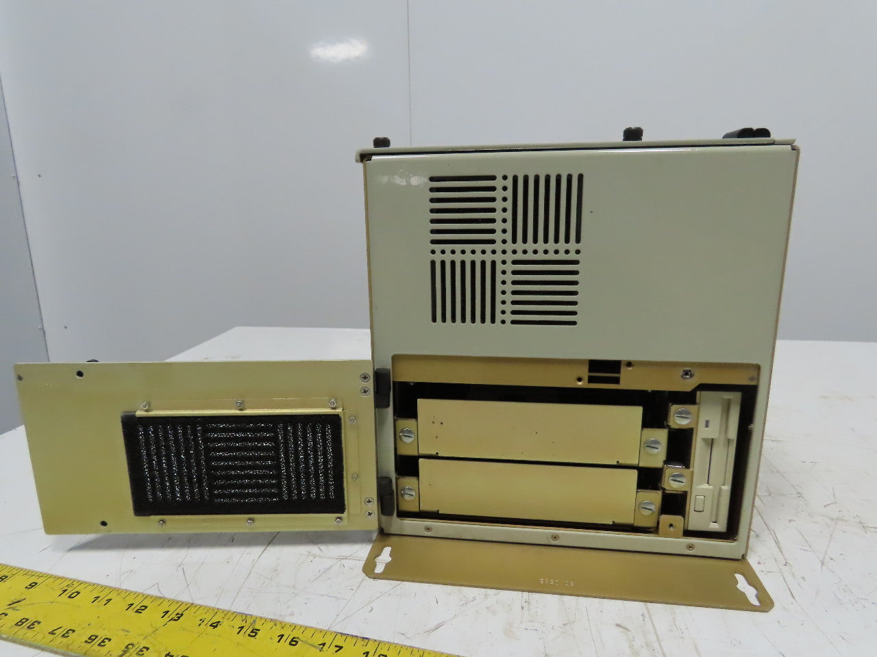 Systel 20Q1SDR-02 SBX2001 7 Slot Wall Mounted Computer 115/230V
