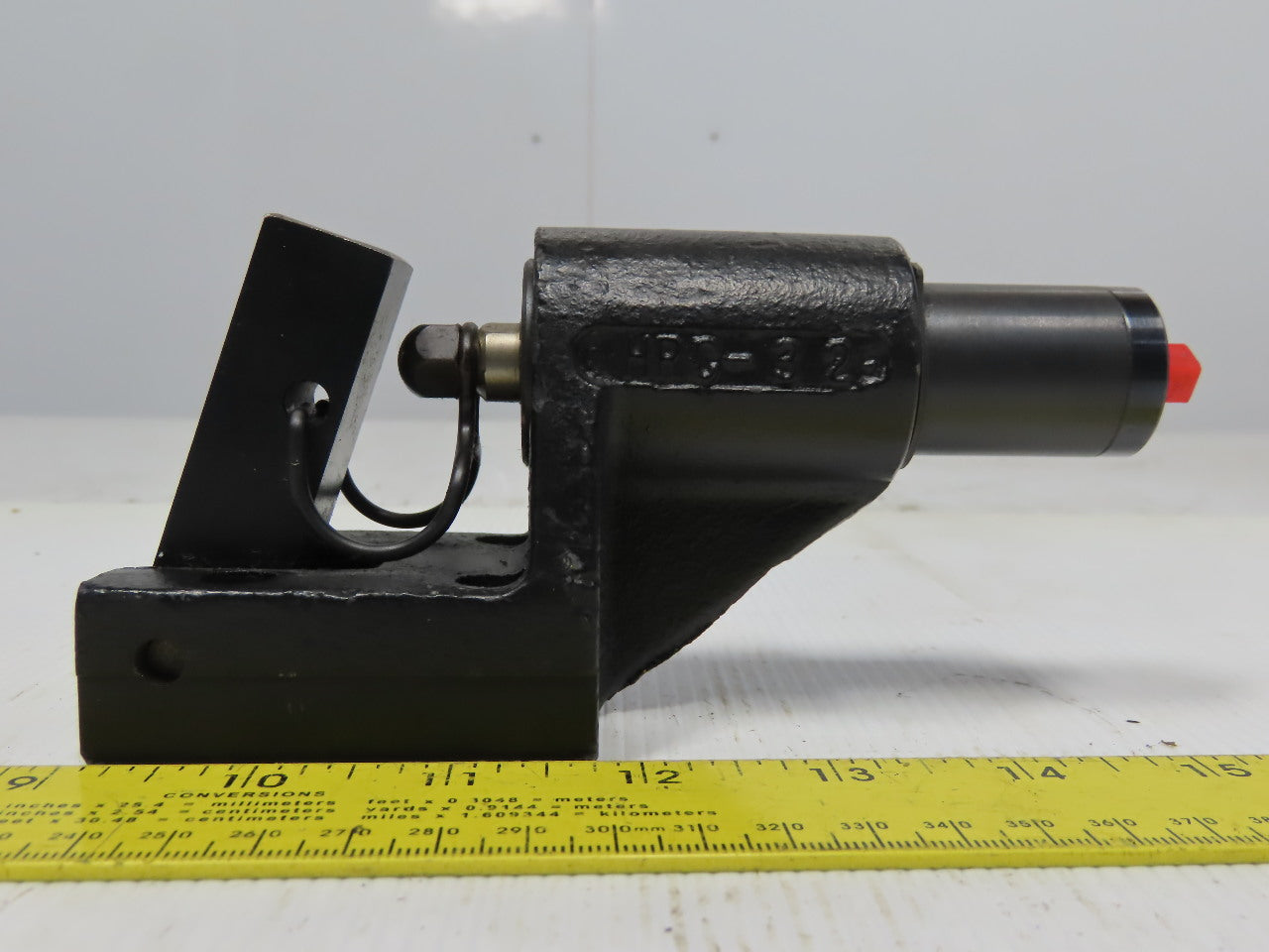 Vlier HRC-32 Hydraulic Work Holding Clamp With Enerpac CY6281 3000 PSI Cylinder