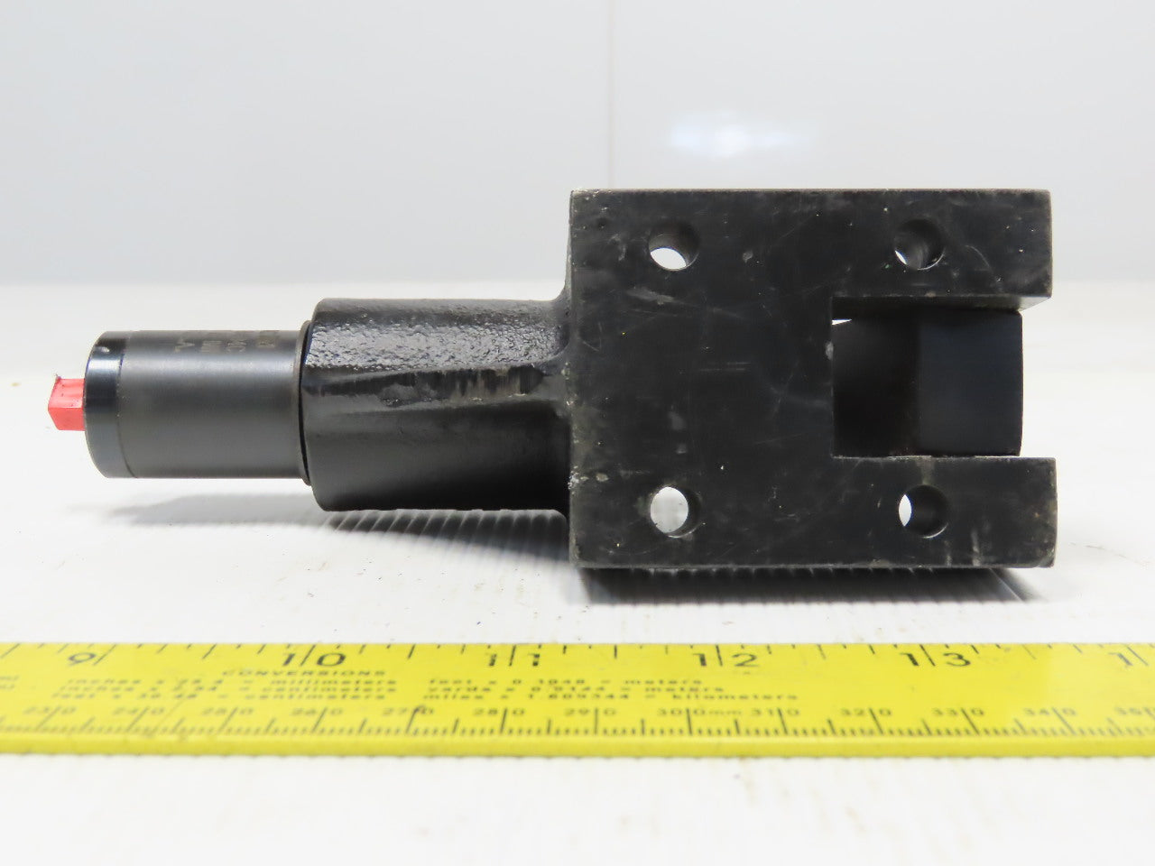 Vlier HRC-32 Hydraulic Work Holding Clamp With Enerpac CY6281 3000 PSI Cylinder
