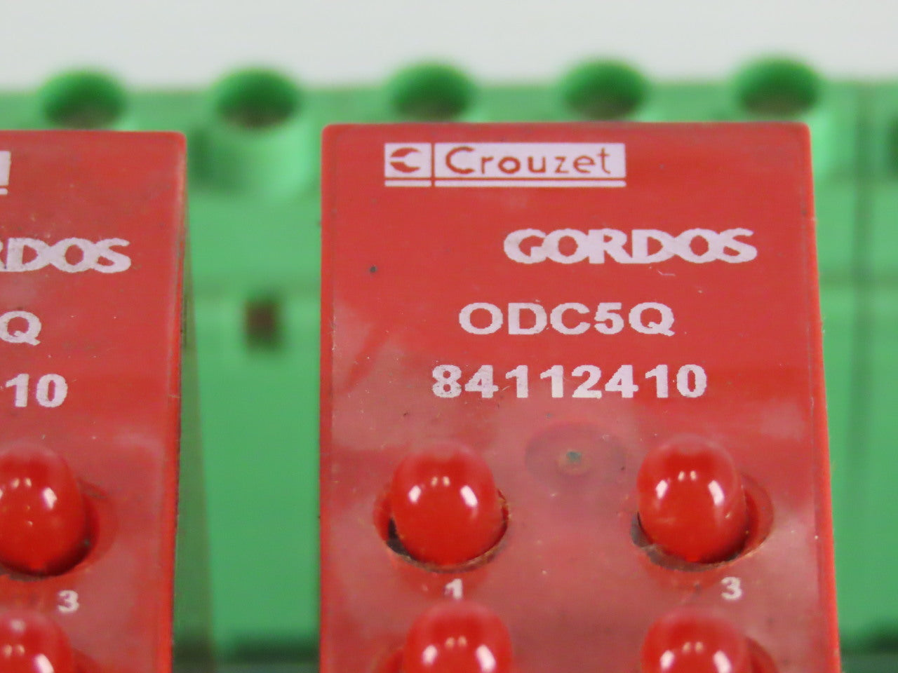 Crouzet 57-464 ODC5Q 6 Channel Output Rack With 60VDC Output Modules