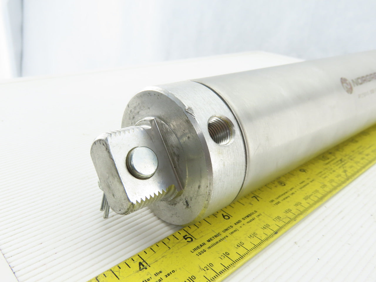 Norgren RP250X9.000-DAP 2-1/2" Bore 9" Stroke Double Acting Air Cylinder