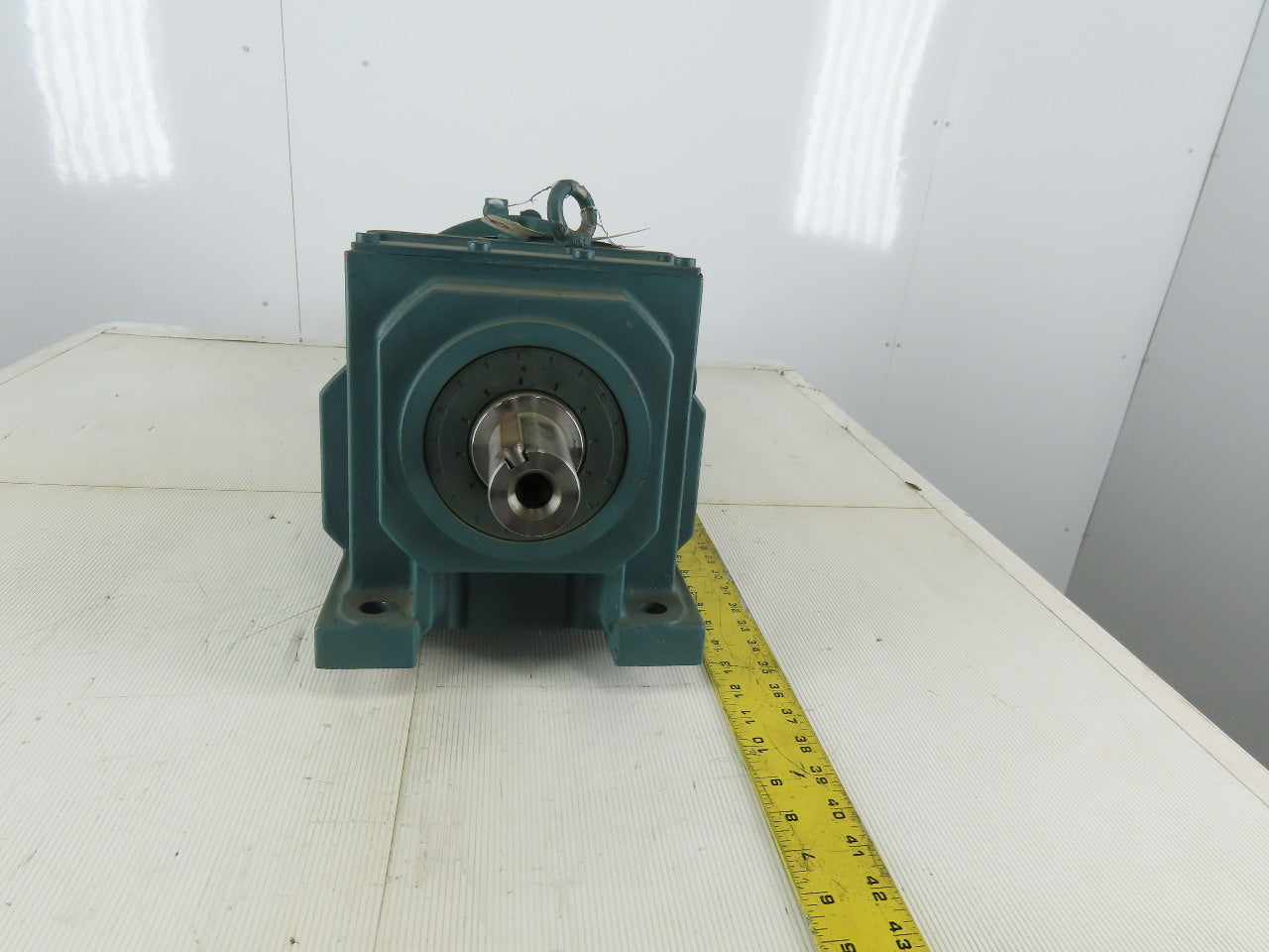 Dodge HB682CI112D 9.73:1 Ratio 362.8RPM 6.15kW 480V Helical Gear Reducer Motor