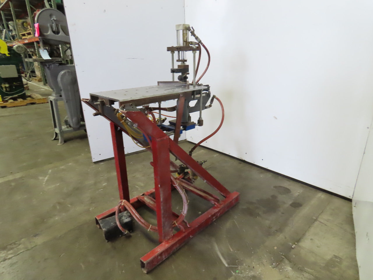 Lesnick L101-SC-11M Pneumatic Automated Face Frame Underpin Stapler Jointer