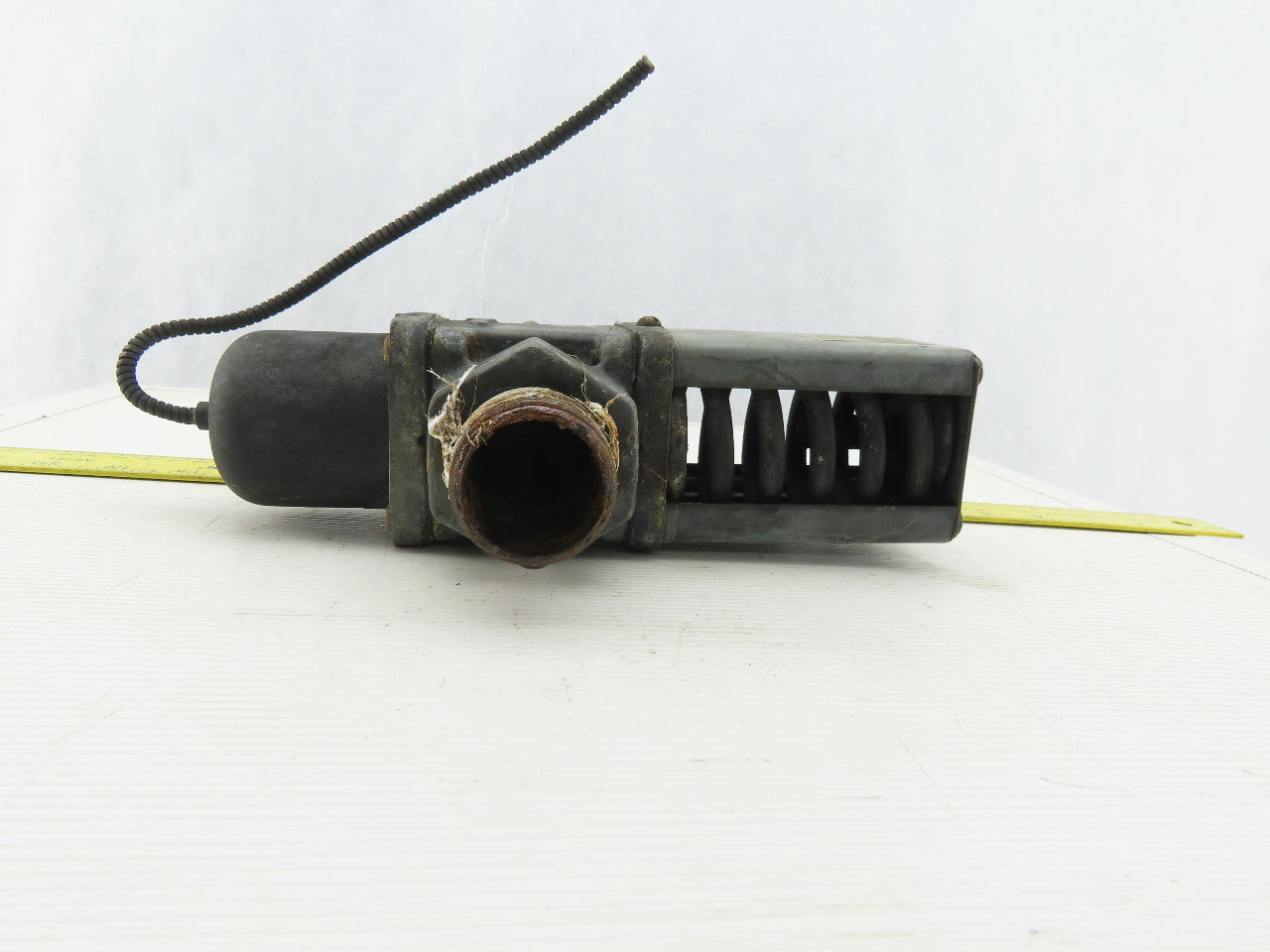 Penn V47AE-3 1-1/4" Size 160/230°F Range @ 150PSI Temp Controlled Water Valve