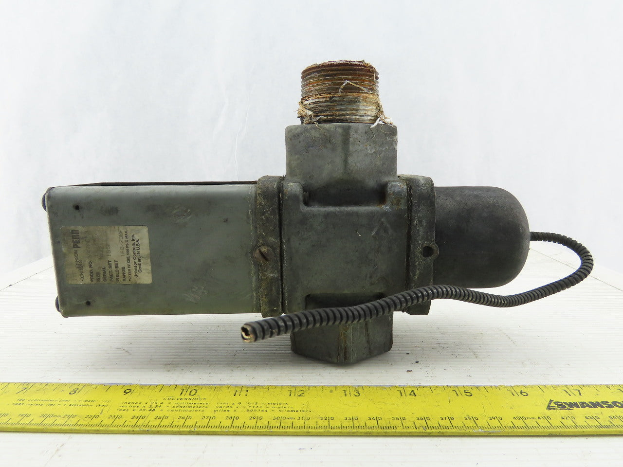 Penn V47AE-3 1-1/4" Size 160/230°F Range @ 150PSI Temp Controlled Water Valve