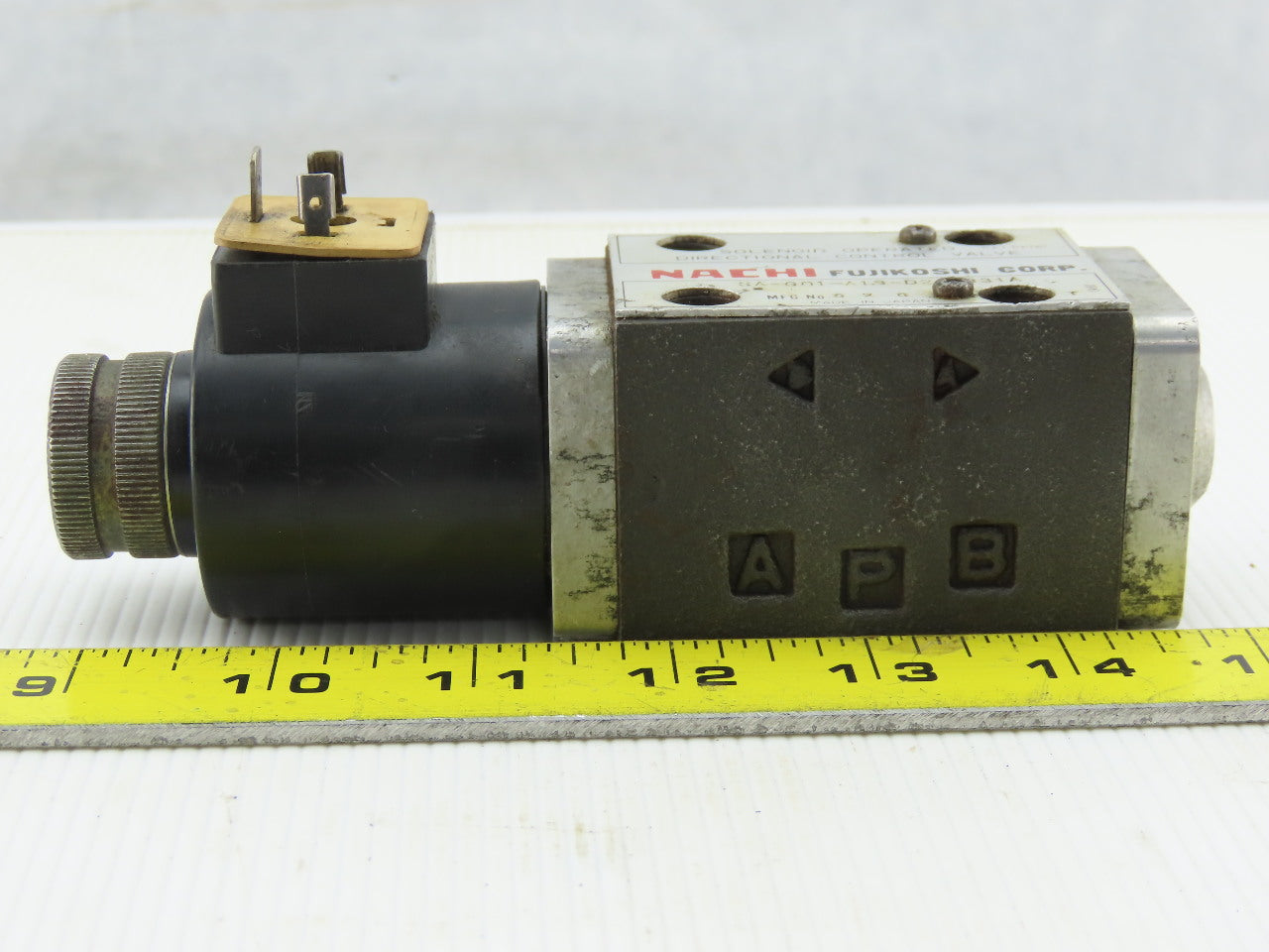 Nachi SA-G01-A13-D2-8331A Hydraulic Directional Control Valve