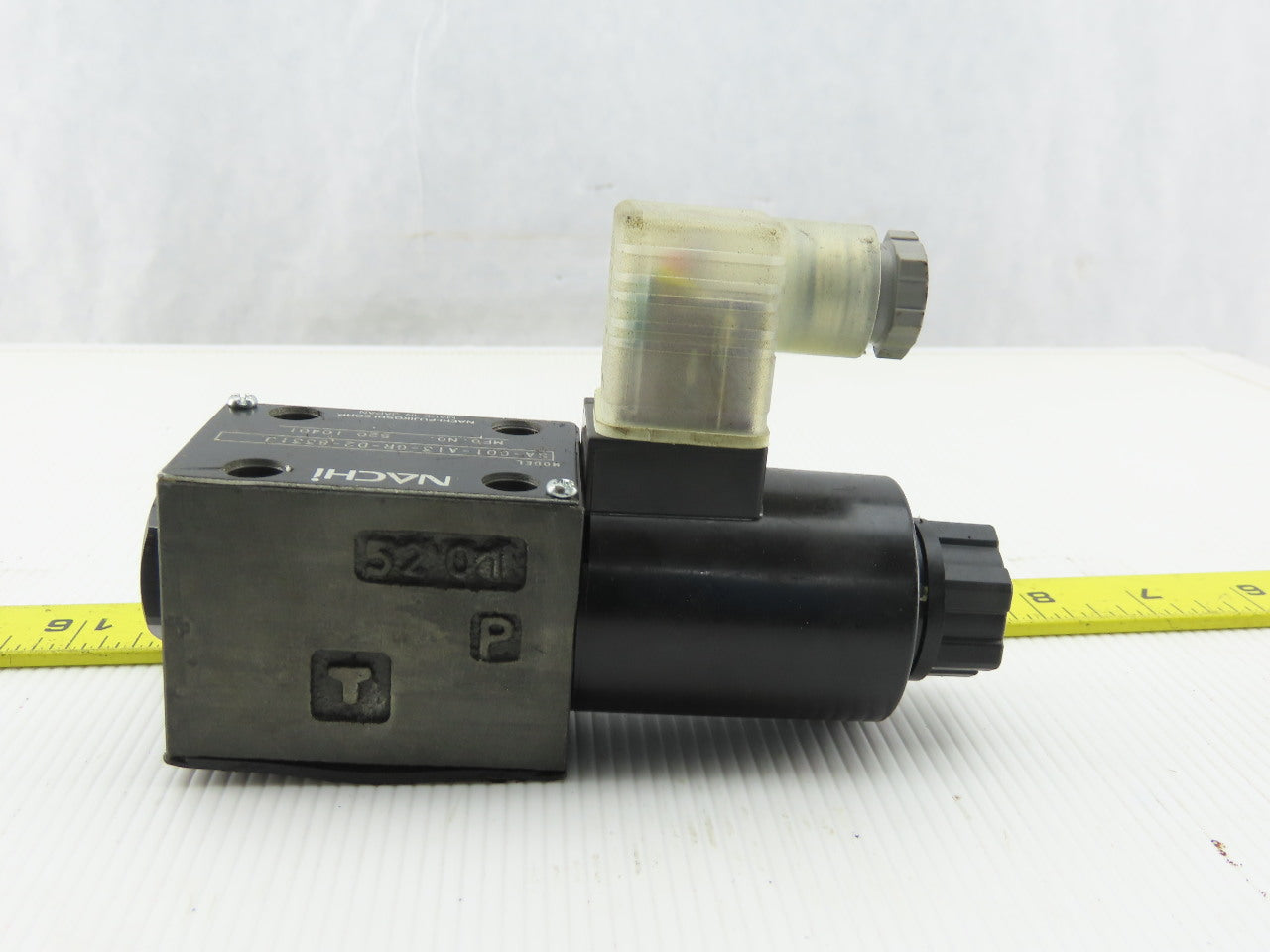Nachi SA-G01-A13-GR-D2-8331J Solenoid Operated Directional Control Valve 24VDC
