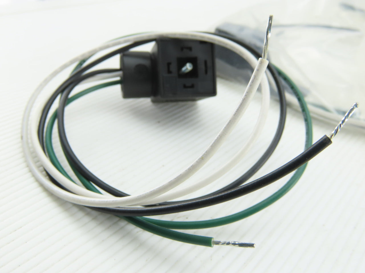IR Aro 4HN55 250V 3 Lead Female Solenoid Coil Connector Lot Of 3